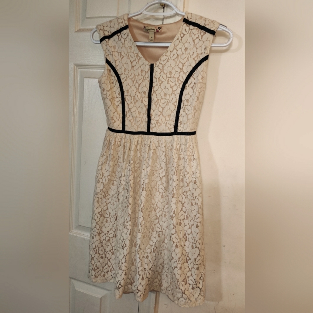 Speechless Lace dress